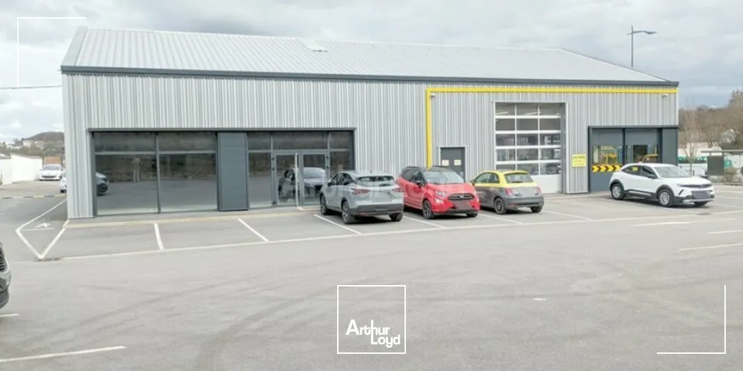 LOCAL COMMERCIAL à LOUER de 190 m²