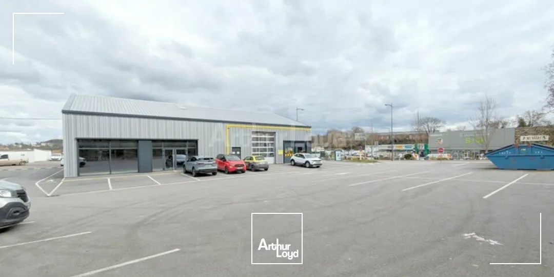 LOCAL COMMERCIAL à LOUER de 190 m²