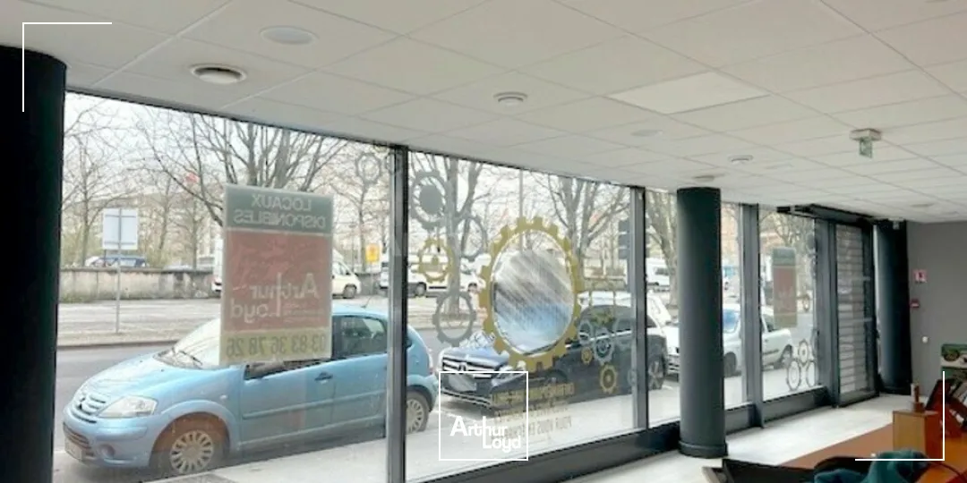 LOCAL COMMERCIAL à VENDRE de 368 m²