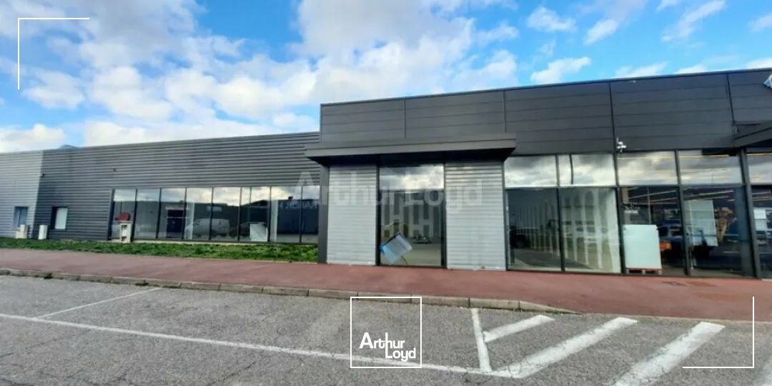 LOCAL COMMERCIAL à LOUER de 554 m²