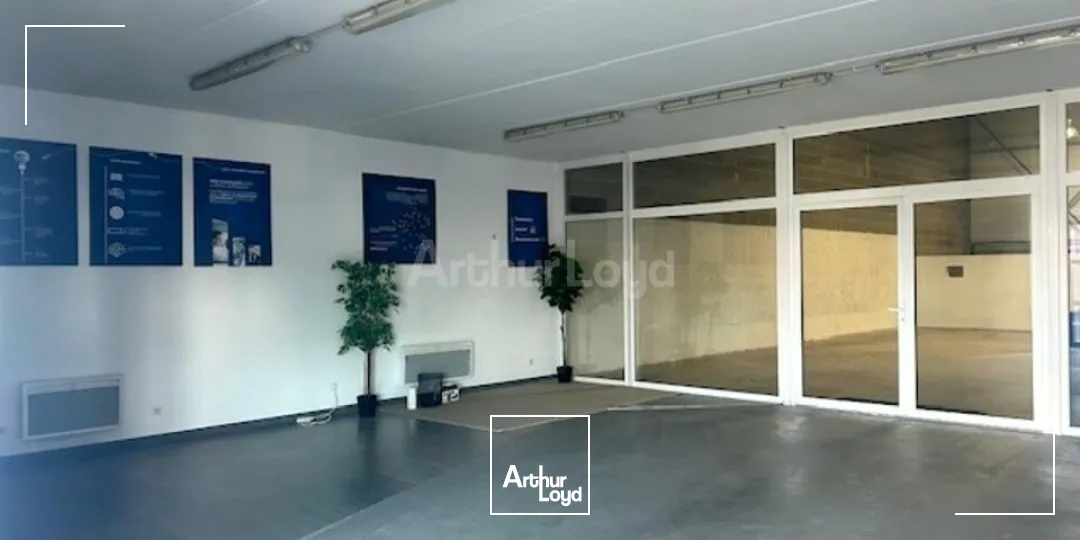 LOCAL COMMERCIAL à LOUER de 363 m²