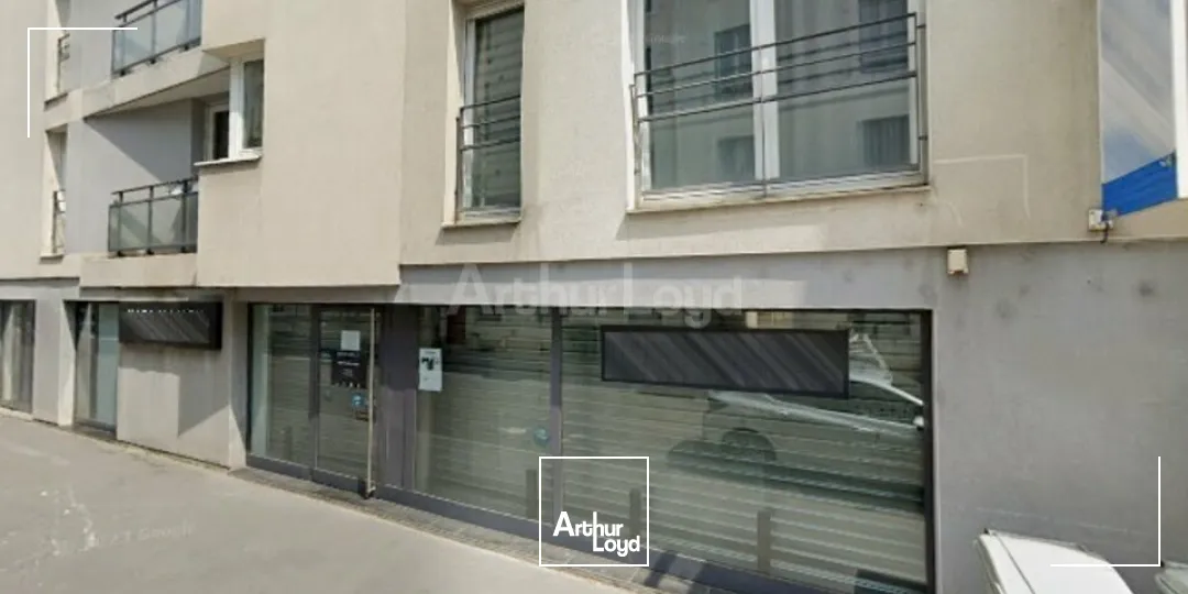 LOCAL COMMERCIAL à VENDRE de 216 m²