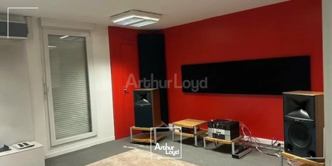 LOCAL COMMERCIAL à VENDRE de 216 m²