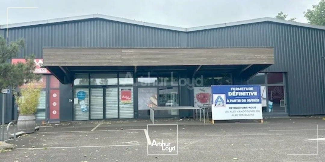 LOCAL COMMERCIAL à LOUER de 1308 m²