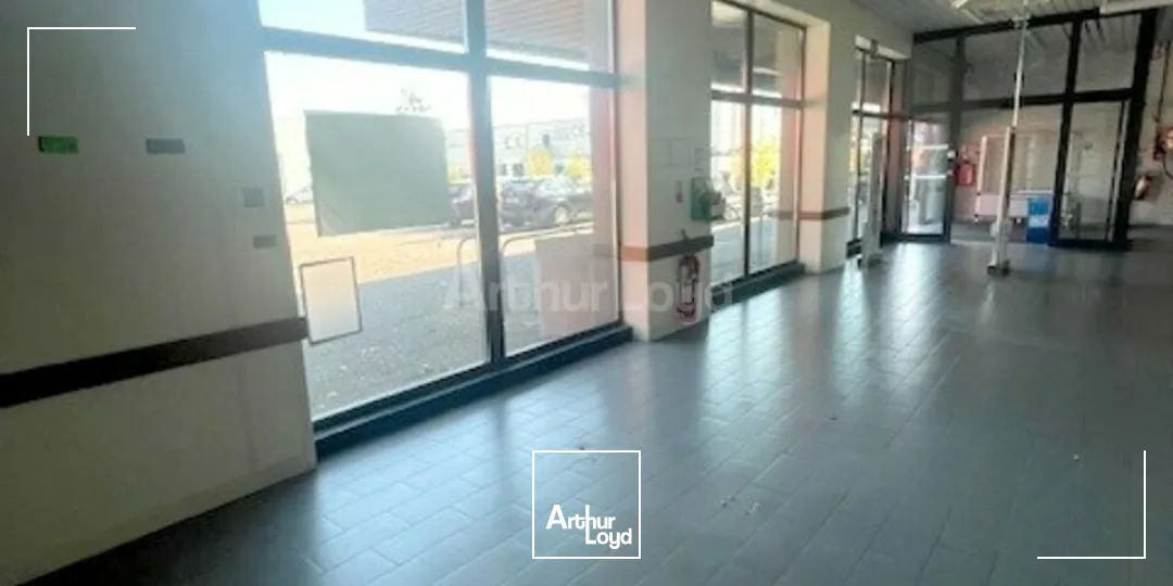 LOCAL COMMERCIAL à VENDRE de 1308 m²