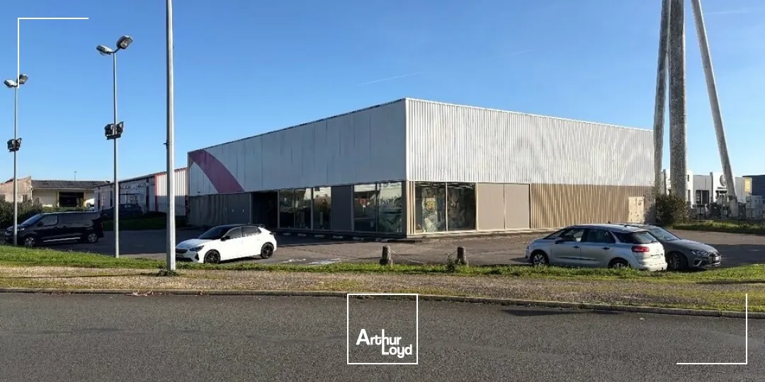 LOCAL COMMERCIAL A LOUER  ZONE MENDES FRANCE NIORT