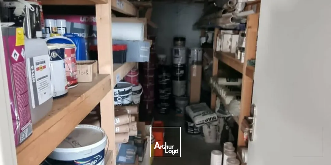 À louer  Local d'activité 261 m² avec bureaux et accès direct rocade  Poitiers Sud