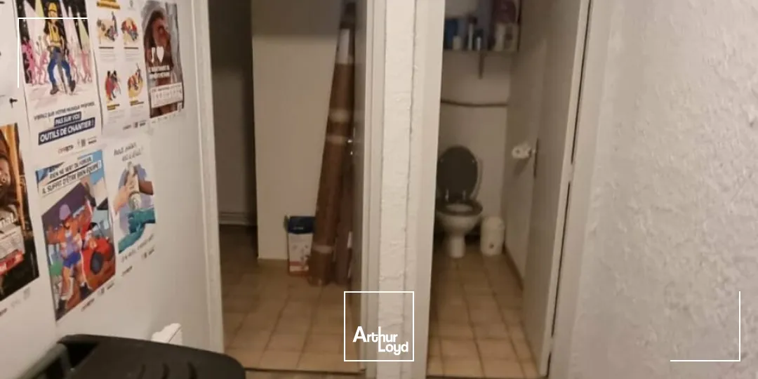 À louer  Local d'activité 261 m² avec bureaux et accès direct rocade  Poitiers Sud