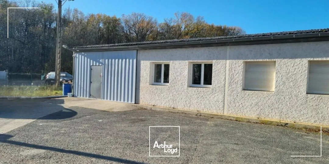 À louer  Local d'activité 261 m² avec bureaux et accès direct rocade  Poitiers Sud