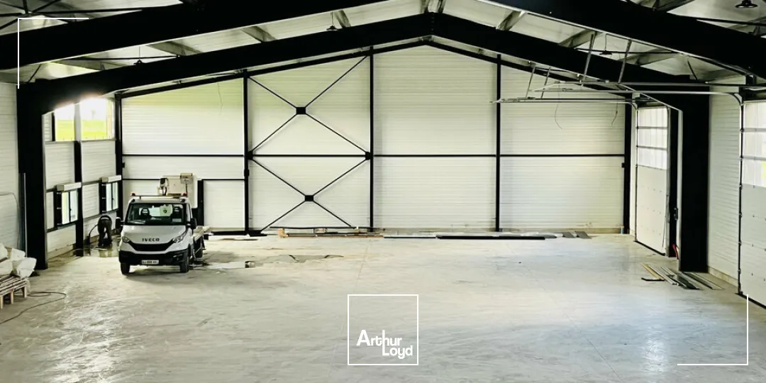 A LOUER - LE HAVRE PLATEAU NORD - LOCAL D'ACTIVITÉ NEUF BRUT DE BÉTON D'ENVIRON 235 m2