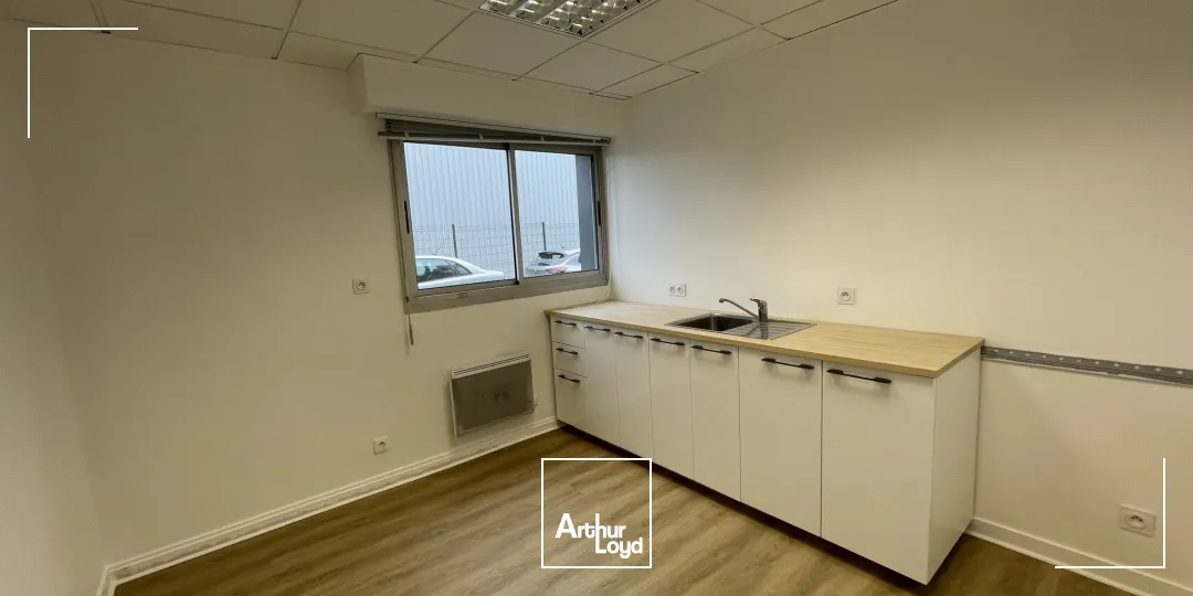 BUREAUX À LOUER-78 M²-LA CHAPELLE SUR ERDRE