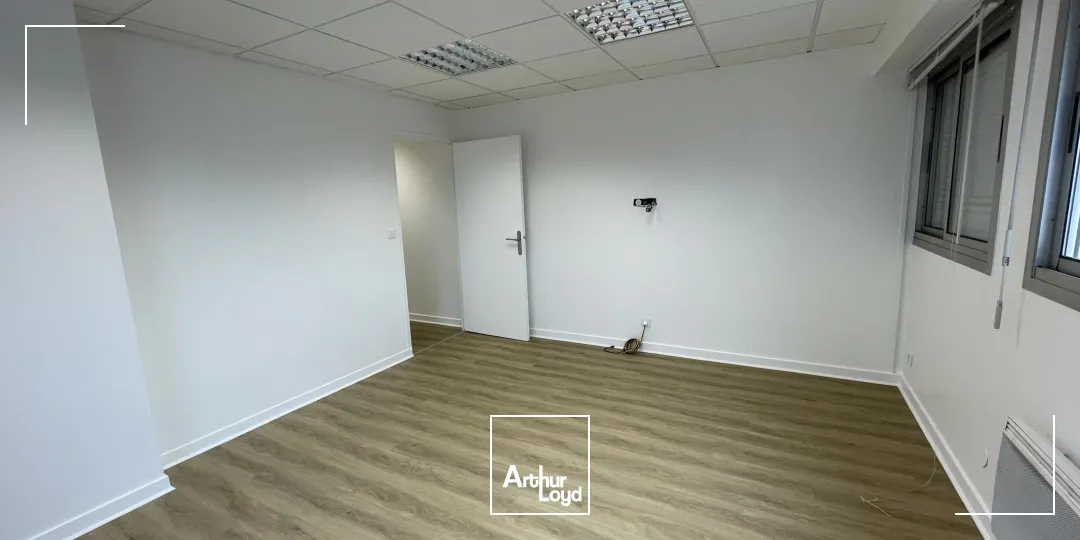 BUREAUX À LOUER-78 M²-LA CHAPELLE SUR ERDRE