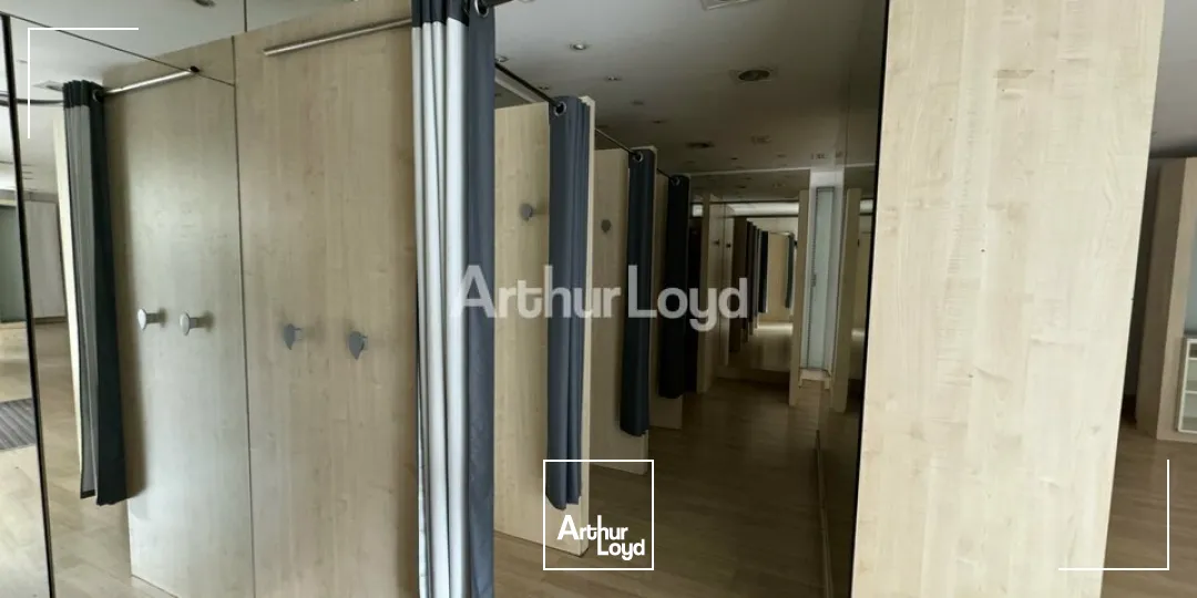 LOCAL COMMERCIAL à LOUER de 124.26 m²