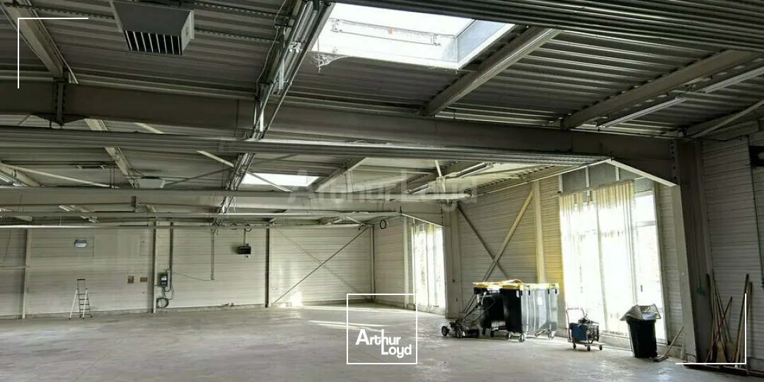 LOCAL D'ACTIVITE - ENTREPOT à LOUER de 1428 m²