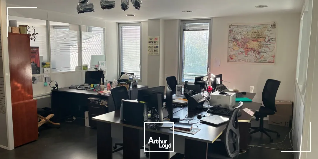 A LOUER - MADELEINE -CENTRE VILLE- BUREAUX