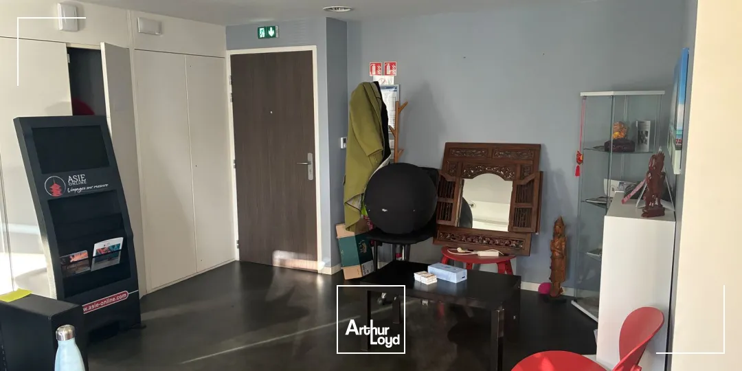 A LOUER - MADELEINE -CENTRE VILLE- BUREAUX