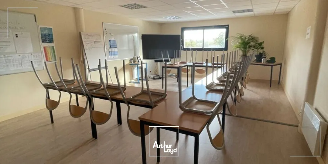 A LOUER - BUREAUX 179 M² - PLESCOP