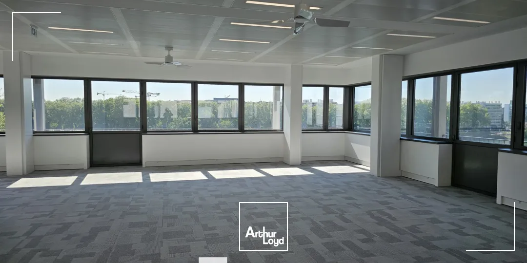 A vendre - PYLOTE - Bureaux neufs à Confluence - Lyon 2ème