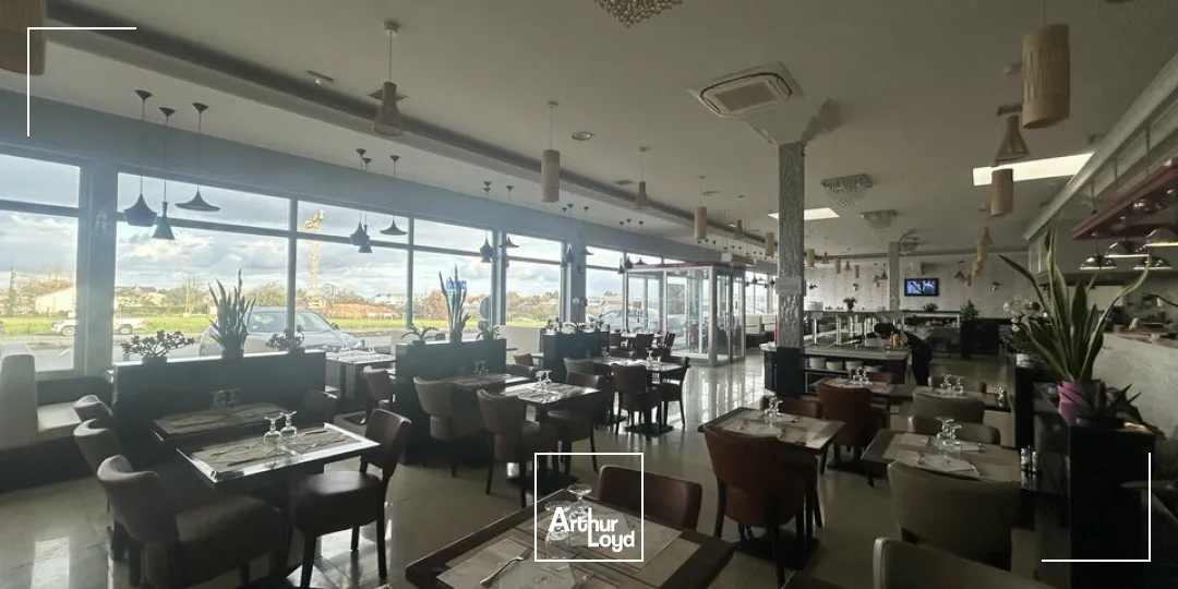À LOUER - LOCAL COMMERCIAL DE 560m² - EMPLACEMENT PREMIUM DE POITIERS SUD