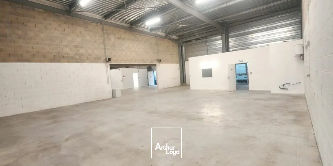 A Louer - Un ensemble 2 locaux d'activités mitoyens non séparés de 540m2 avec bureaux à Cormontreuil