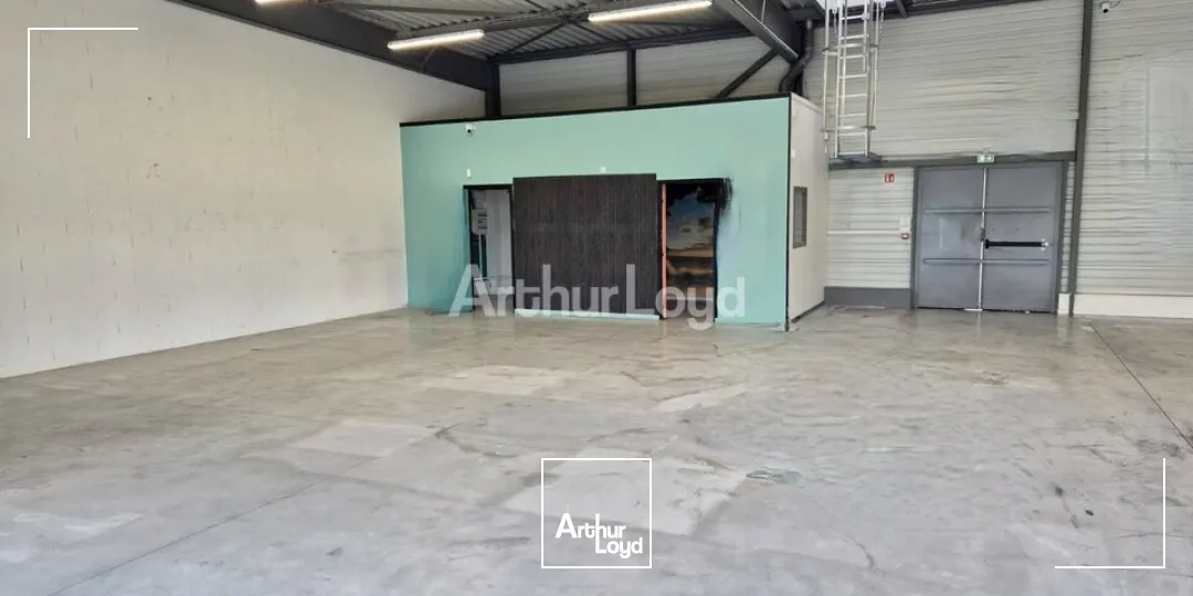 LOCAL COMMERCIAL DE 291,70M2 DISPONIBLE À LA LOCATION - REIMS NORD 