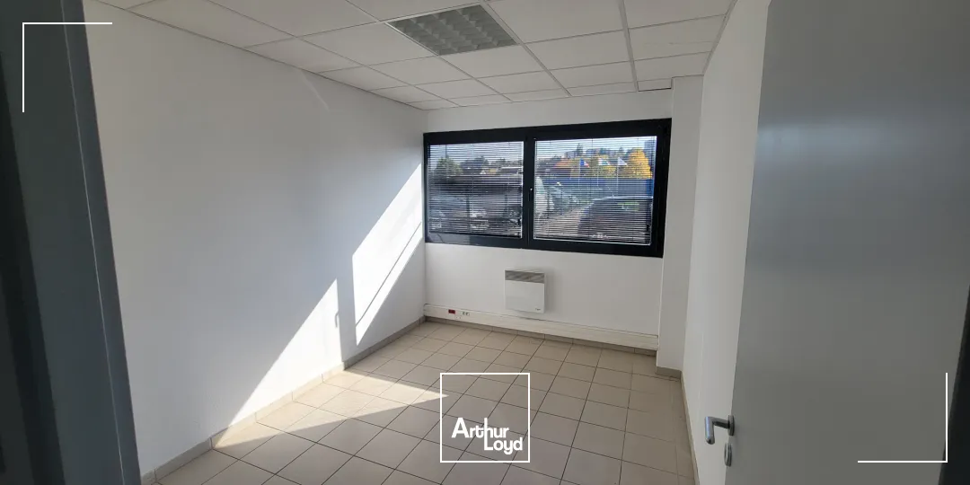 Local d'activité en plein centre de Technoland Etupes