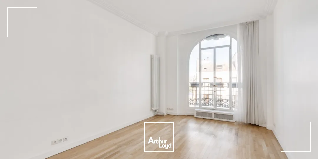 Bureaux à louer à PARIS 75003