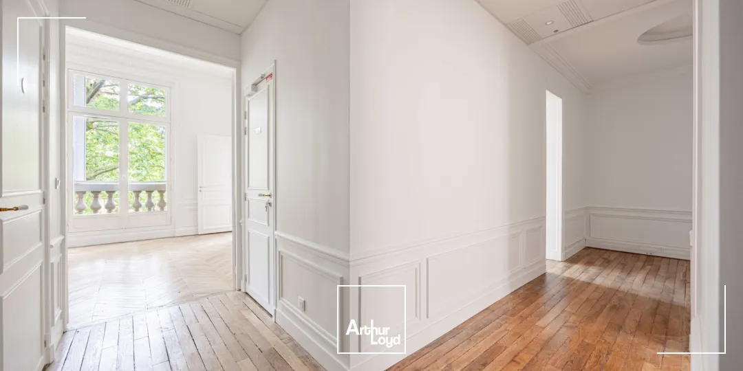 Bureaux à louer à PARIS 75008