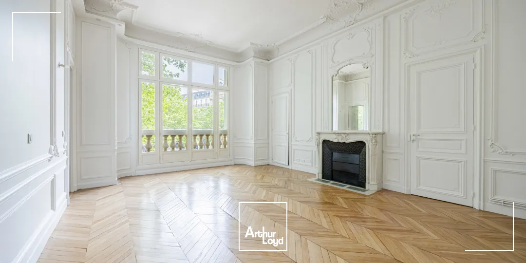 Bureaux à louer à PARIS 75008