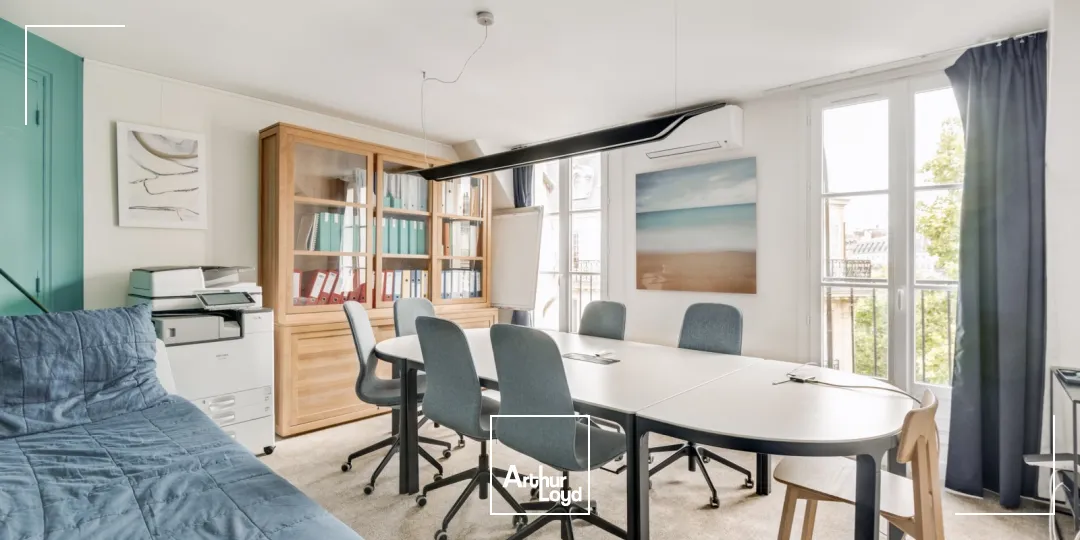 Bureaux à louer à PARIS 75008