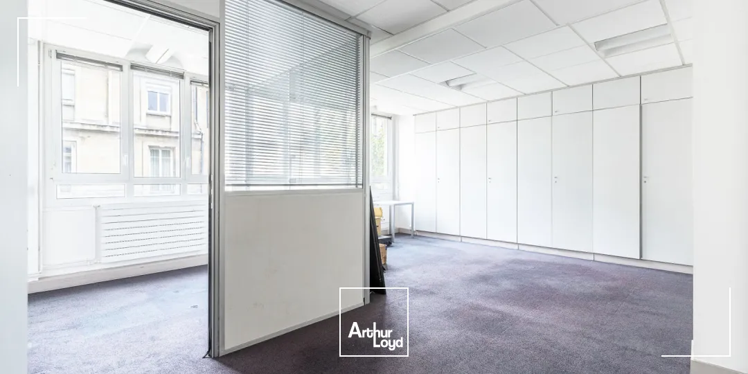 Bureaux à louer à PARIS 75008