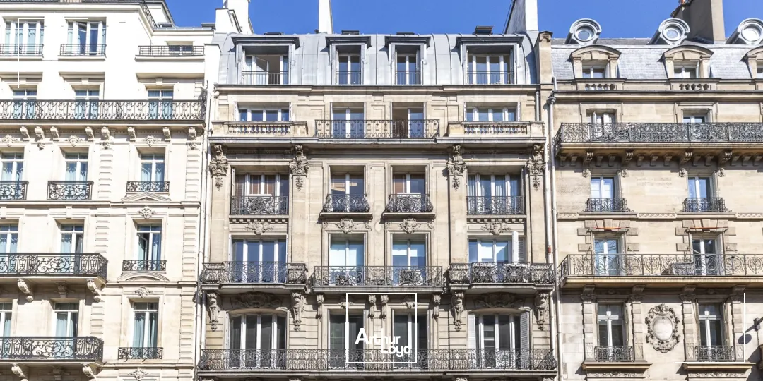 Bureaux à louer à PARIS 75008