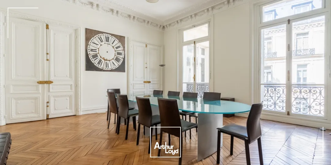 Bureaux à louer à PARIS 75008
