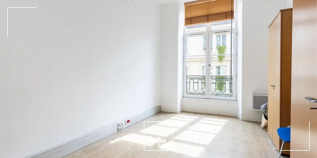 Bureaux à louer à PARIS 75006