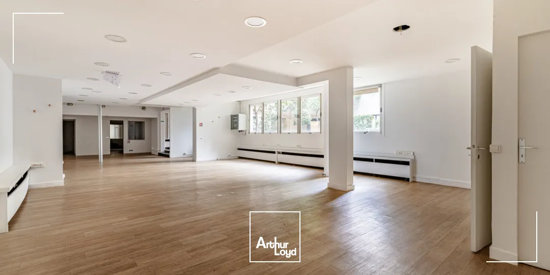 Bureaux à louer à PARIS 75015