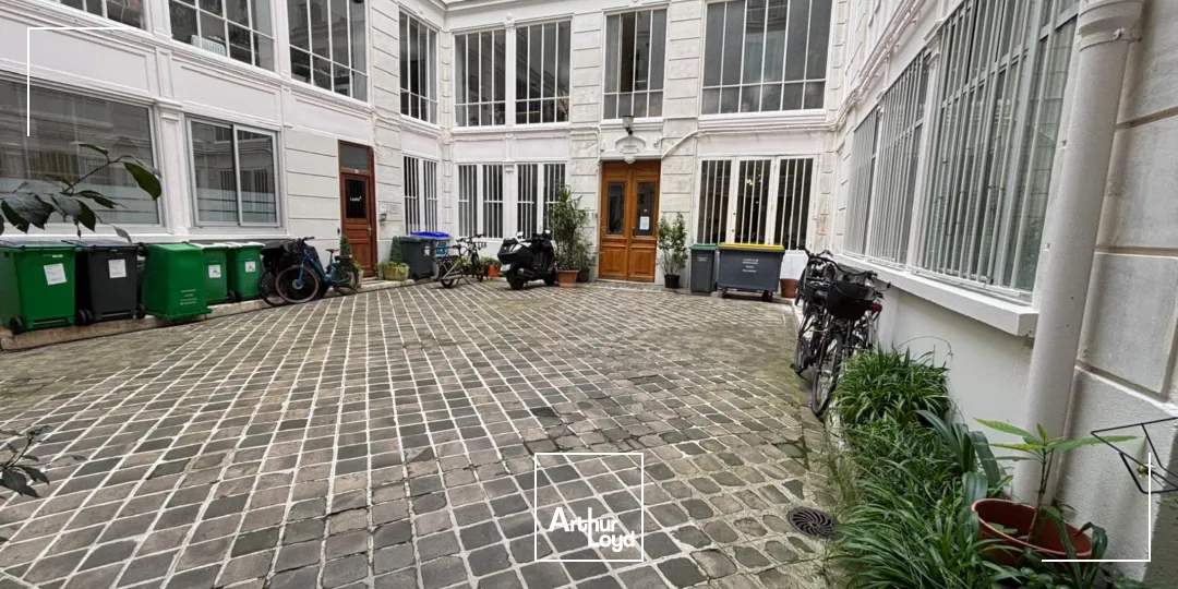 Bureaux à louer à PARIS 75009