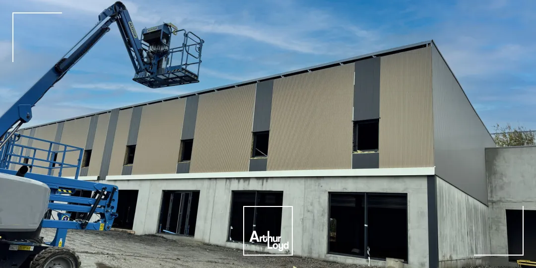 ENTREPOT à LOUER ZI de la PILATERIE / MARC EN BAROEUL / WASQUEHAL / VILLENEUVE D ASCQ entrepot / local d'activité showroom / bureaux disponible à la location site privatif emplaceme...