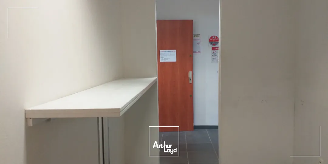 A vendre Bureaux 52M2 ZFU DILLON