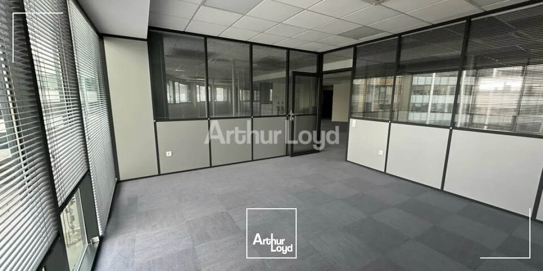 Plateaux de bureaux d'environ 324m2 - REIMS/CLAIRMARAIS