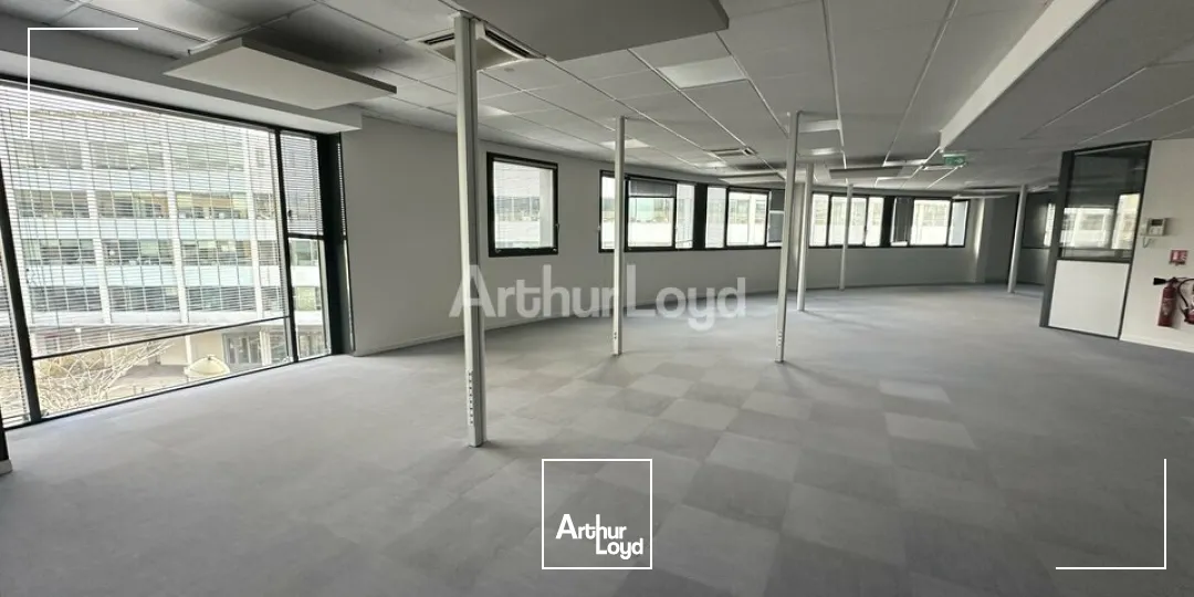 Plateaux de bureaux d'environ 324m2 - REIMS/CLAIRMARAIS