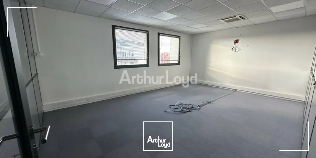Plateaux de bureaux d'environ 324m2 - REIMS/CLAIRMARAIS
