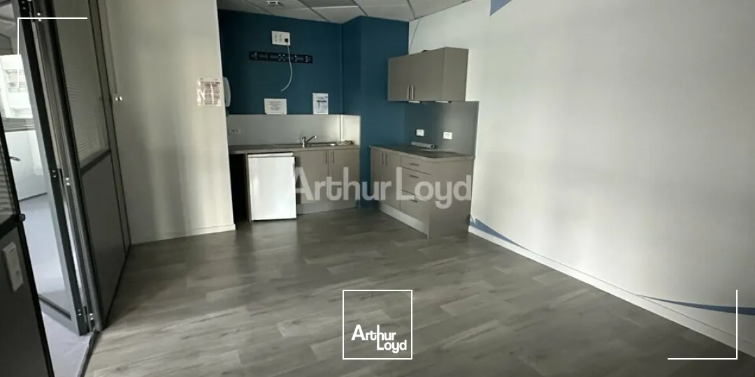 Plateaux de bureaux d'environ 324m2 - REIMS/CLAIRMARAIS