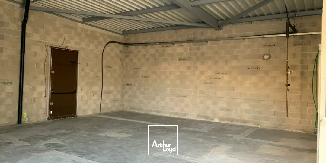 CELLULE COMMERCIALE EMPLACEMENT EXCEPTIONNEL - ZONE COMMERCIALE