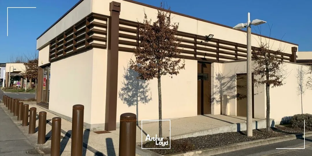 CELLULE COMMERCIALE EMPLACEMENT EXCEPTIONNEL - ZONE COMMERCIALE