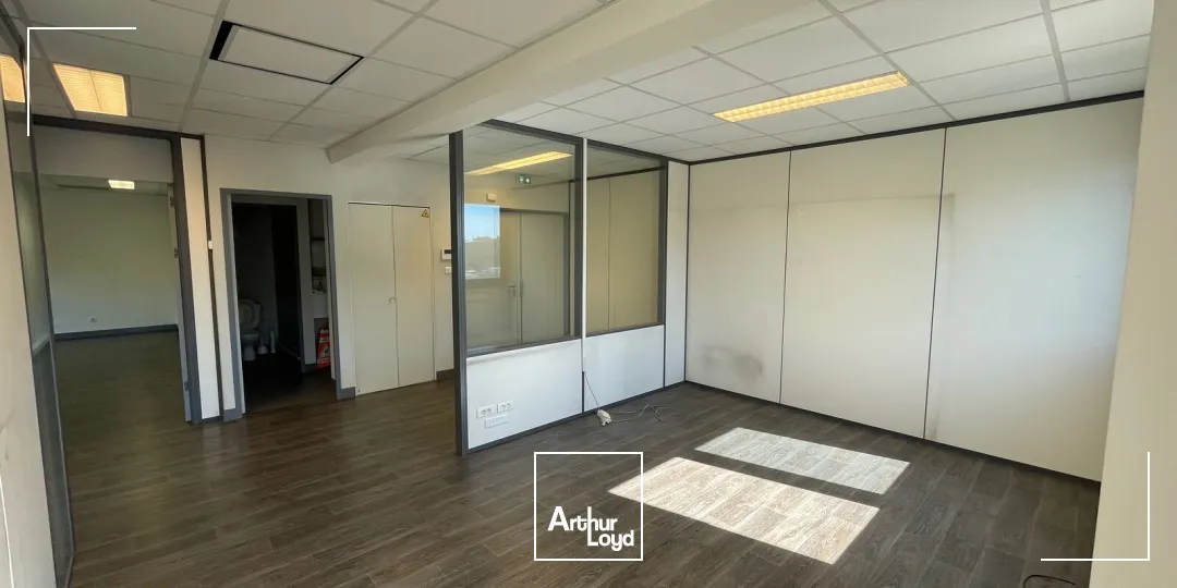 A LOUER BUREAUX DE 63 M2 À 335 M2 - COMPIEGNE ZAC DE MERCIERES