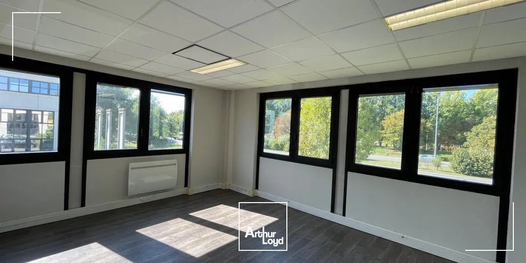 A LOUER BUREAUX DE 63 M2 À 335 M2 - COMPIEGNE ZAC DE MERCIERES