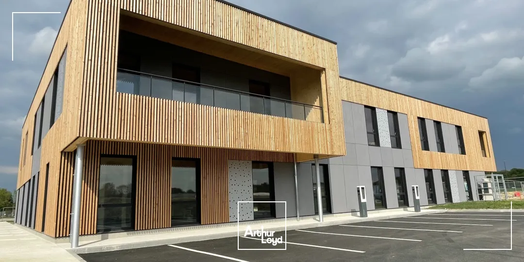 A LOUER BUREAUX 159 M2 LACROIX SAINT OUEN - PARC TERTIAIRE