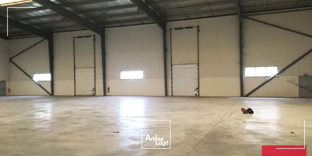 Bâtiment d'activité indépendant à louer/ à vendre - Surface 1 620 m²