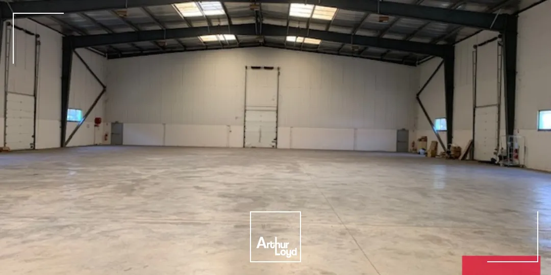 Bâtiment d'activité indépendant à louer/ à vendre - Surface 1 620 m²