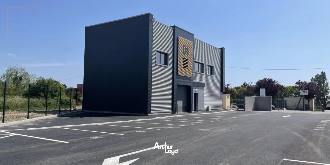 Entrepôt à louer à Saint-Herblain avec excellente visibilité et accès